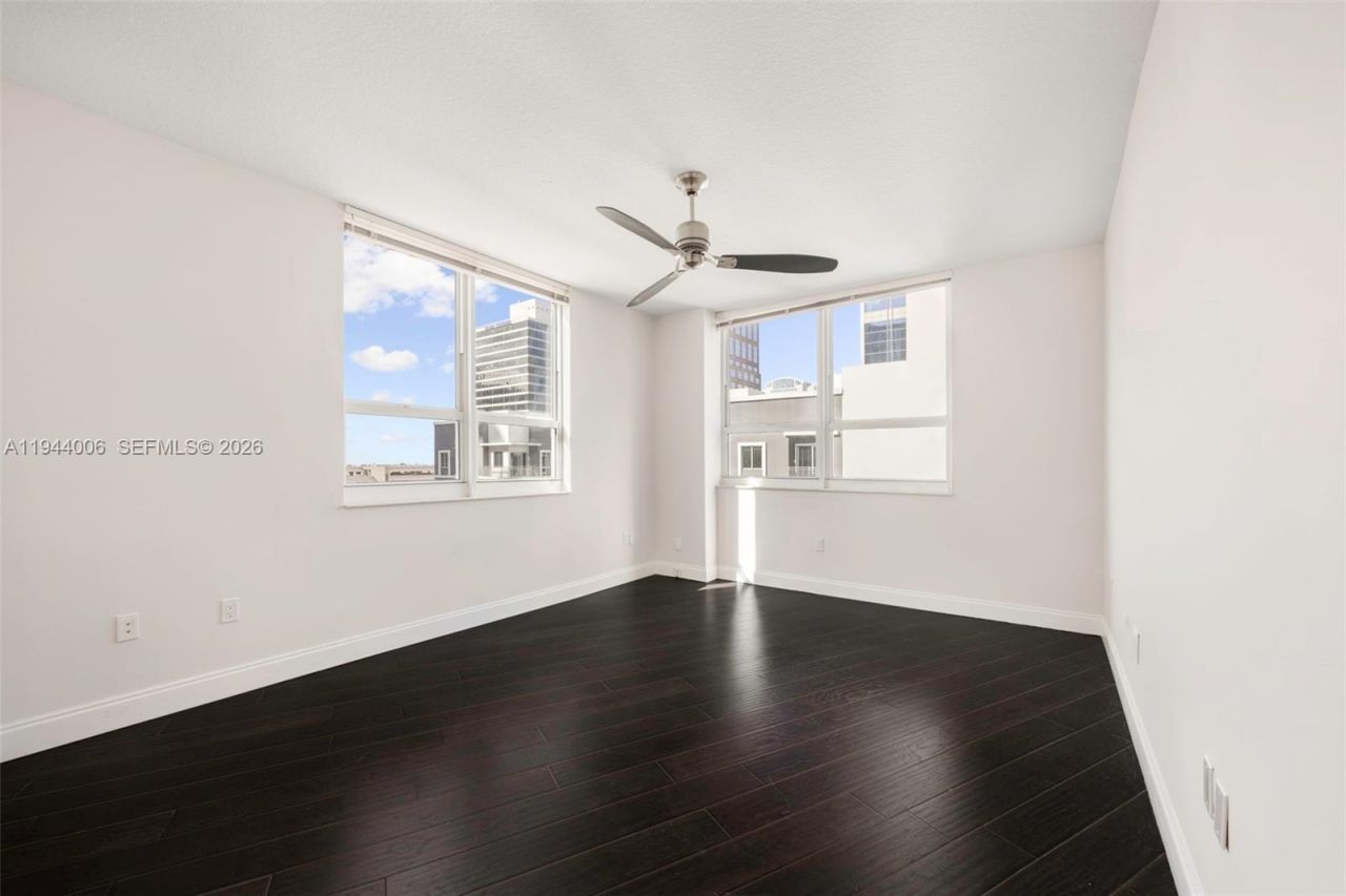 350 SE 2nd St, Unit 870, Fort Lauderdale, FL 33301 Photo