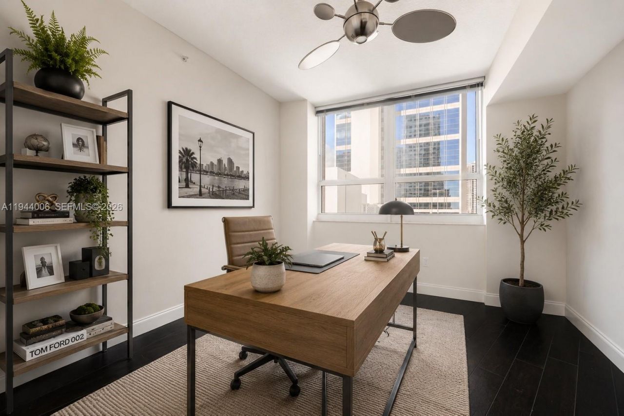 350 SE 2nd St, Unit 870, Fort Lauderdale, FL 33301 Photo