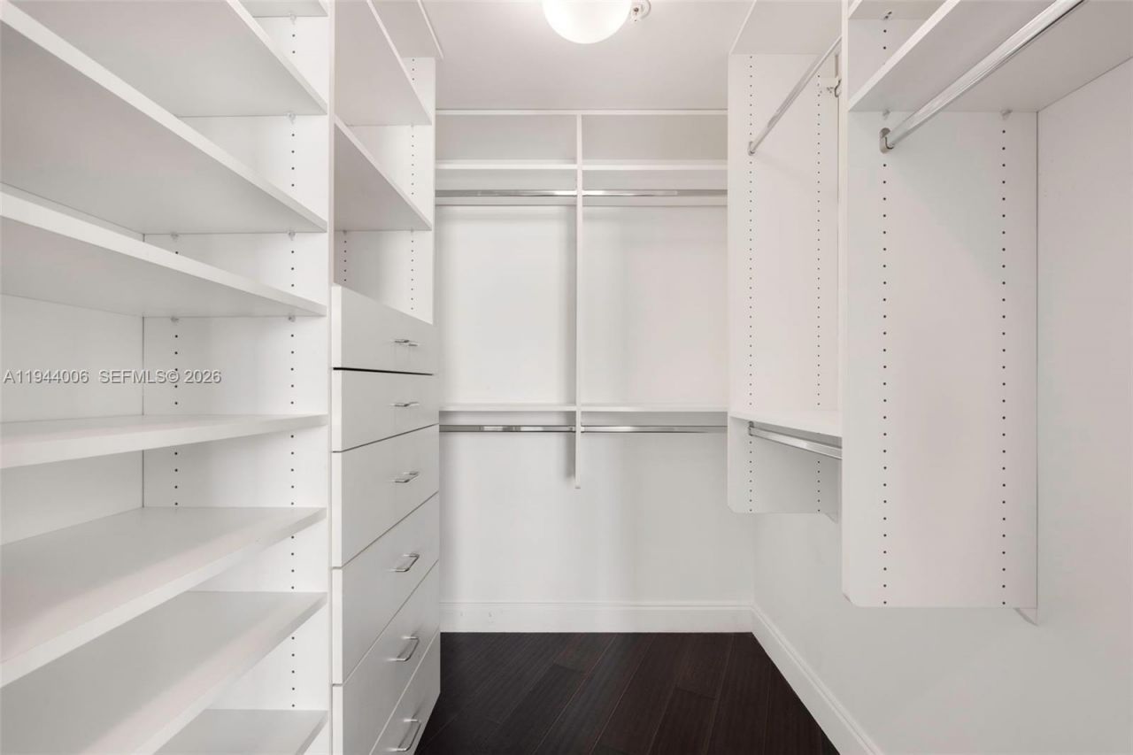 350 SE 2nd St, Unit 870, Fort Lauderdale, FL 33301 Photo