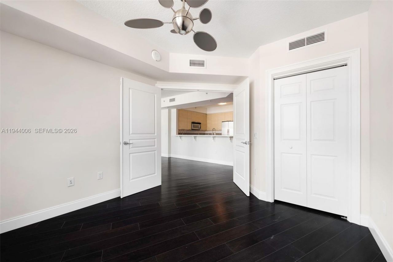 350 SE 2nd St, Unit 870, Fort Lauderdale, FL 33301 Photo