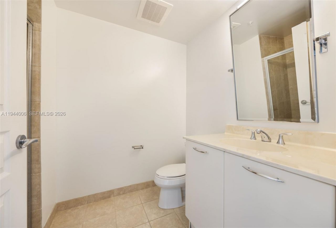 350 SE 2nd St, Unit 870, Fort Lauderdale, FL 33301 Photo