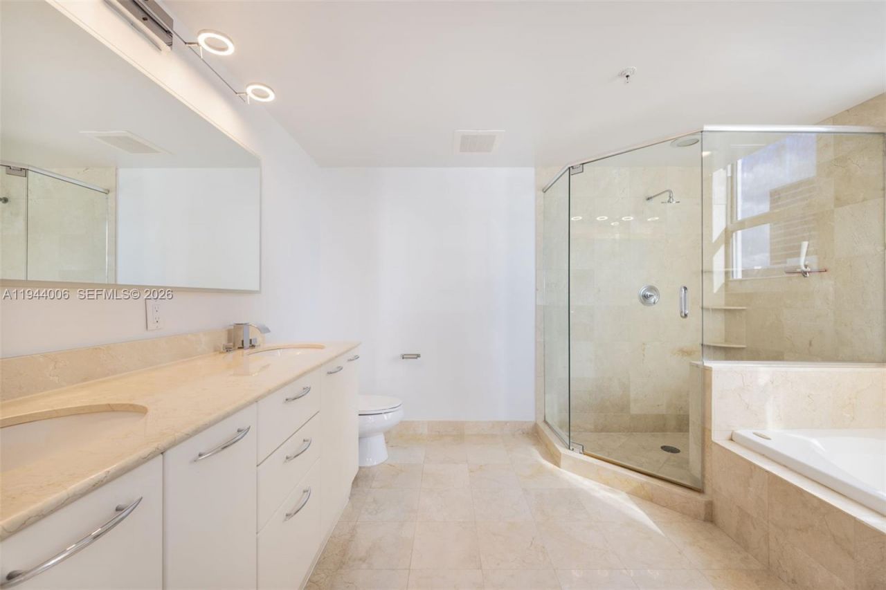 350 SE 2nd St, Unit 870, Fort Lauderdale, FL 33301 Photo