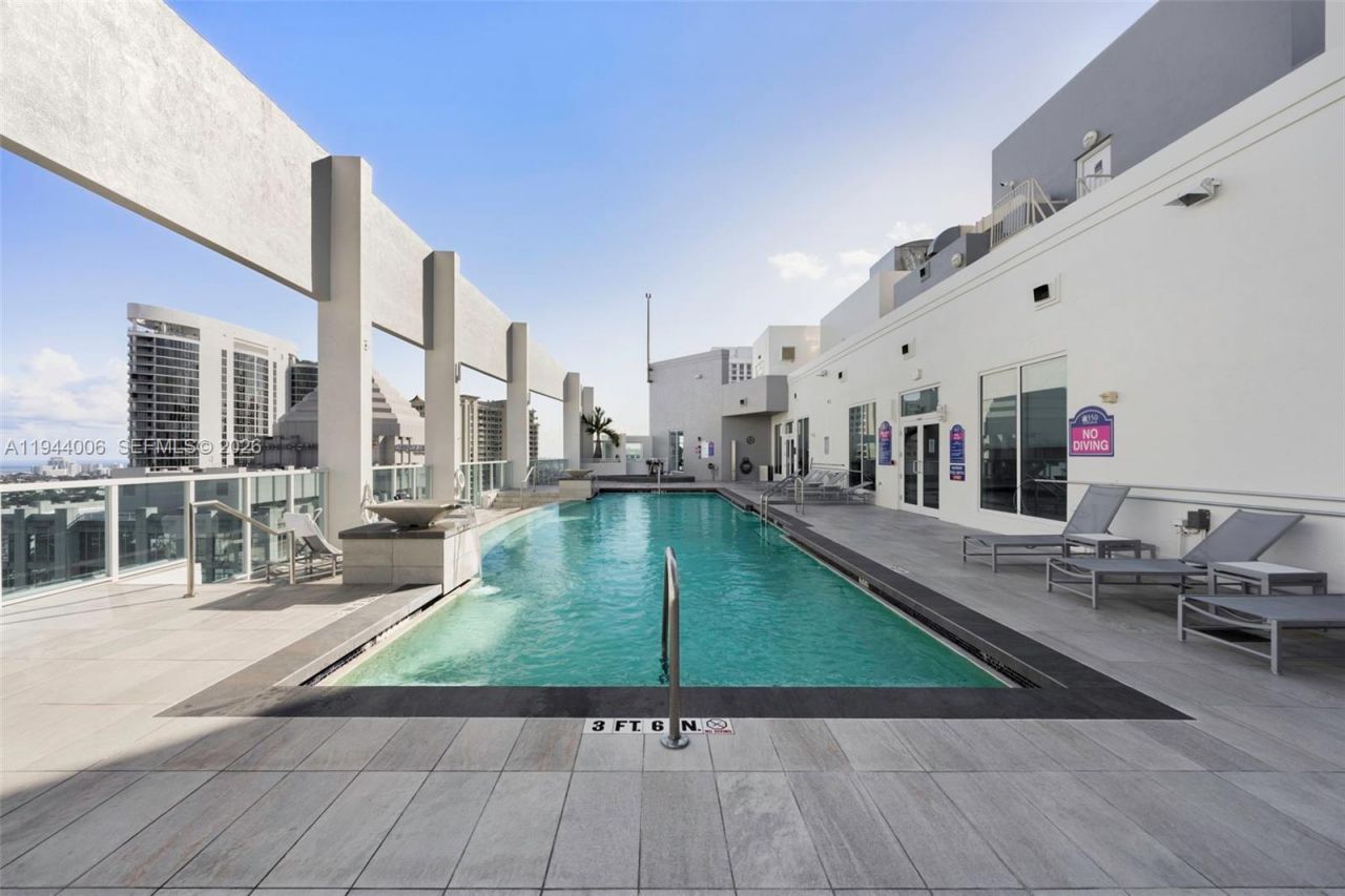 350 SE 2nd St, Unit 870, Fort Lauderdale, FL 33301 Photo