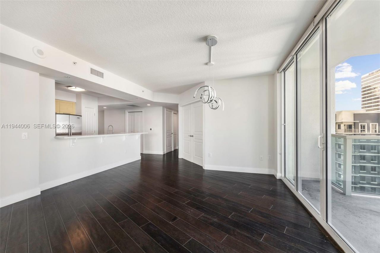 350 SE 2nd St, Unit 870, Fort Lauderdale, FL 33301 Photo