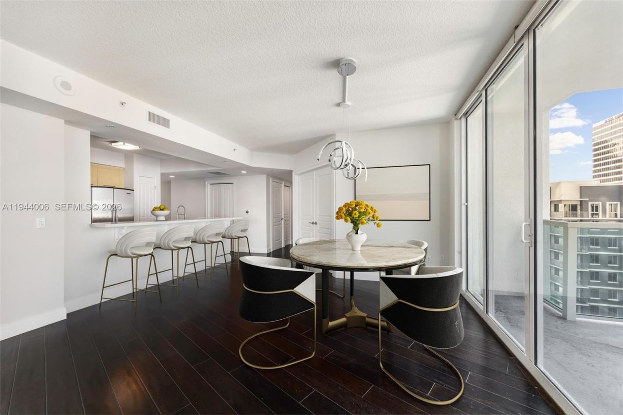 350 SE 2nd St, Unit 870, Fort Lauderdale, FL 33301 Photo