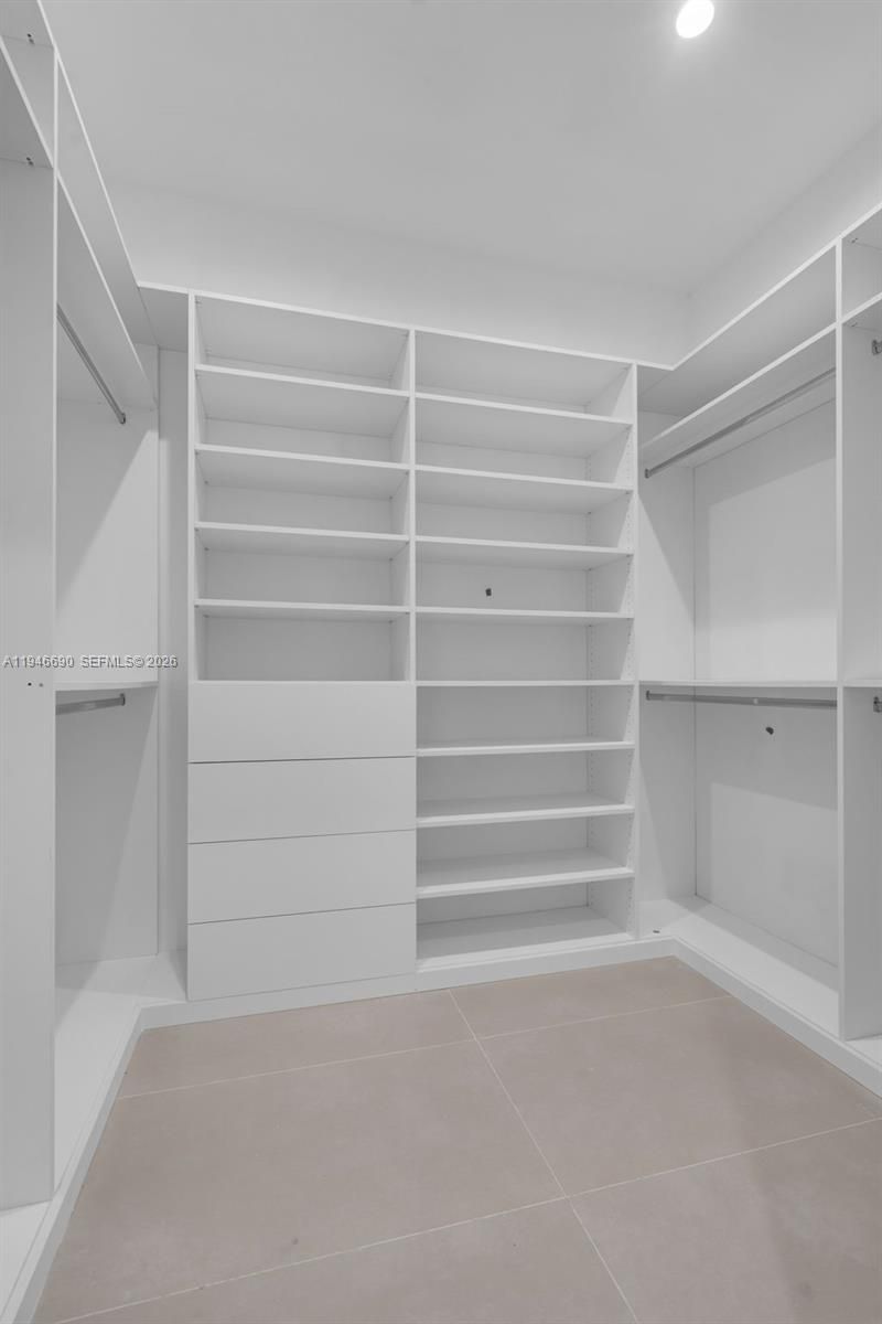 240 NE 156th St, Miami, FL 33162 Photo