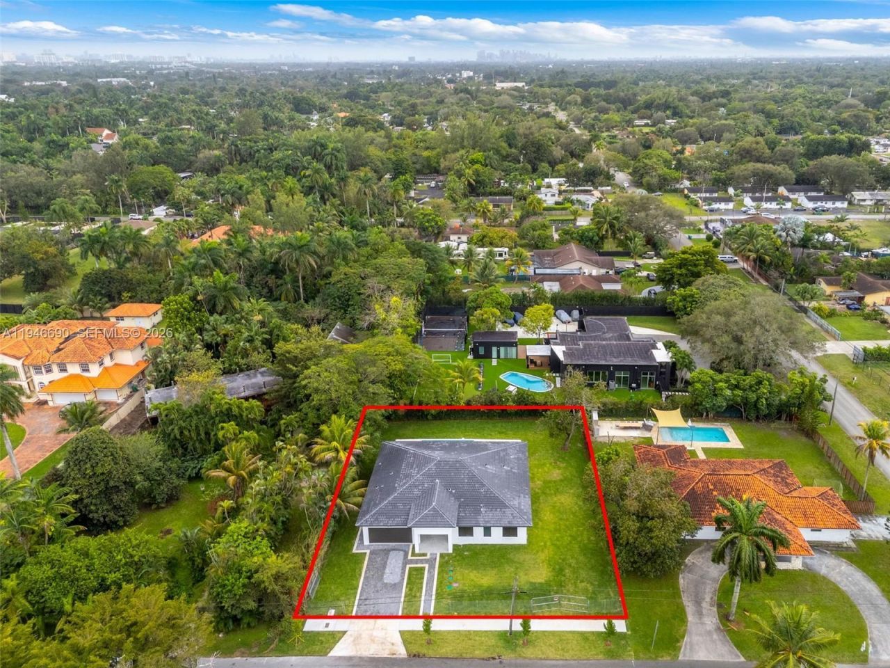 240 NE 156th St, Miami, FL 33162 Photo