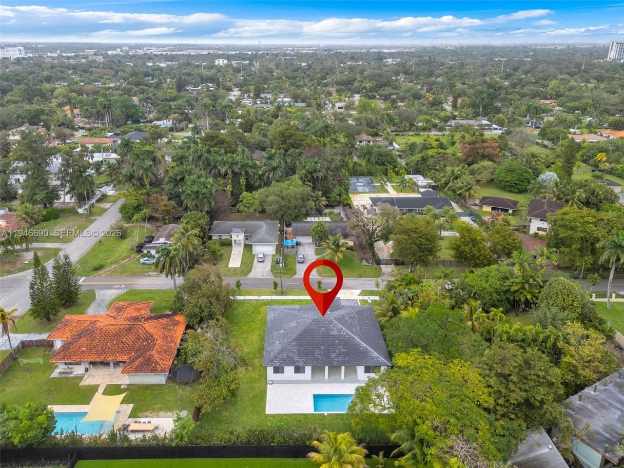 240 NE 156th St, Miami, FL 33162 Photo