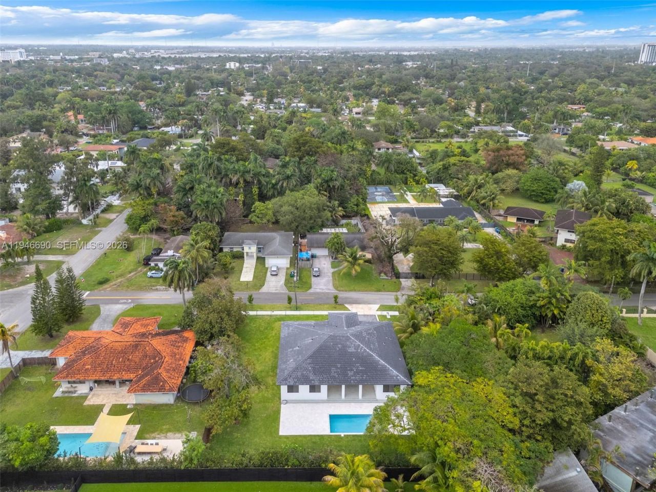 240 NE 156th St, Miami, FL 33162 Photo