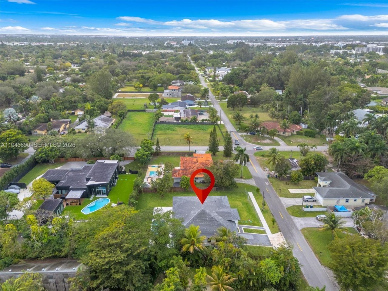 240 NE 156th St, Miami, FL 33162 Photo