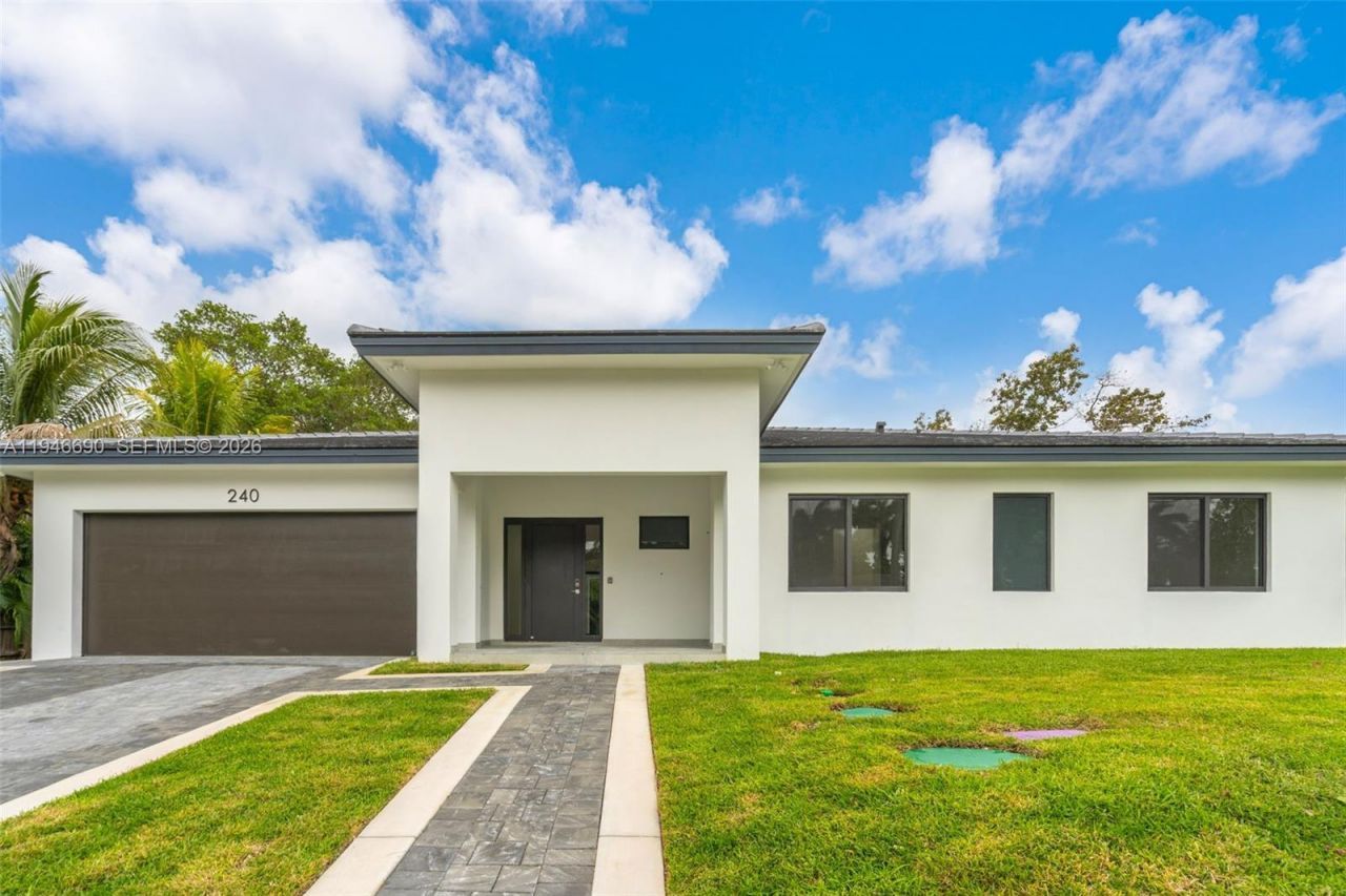 240 NE 156th St, Miami, FL 33162 Photo