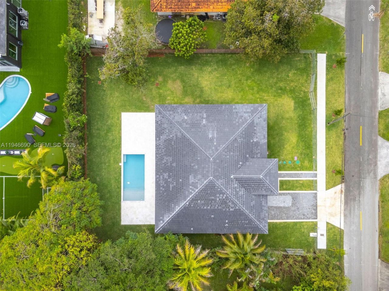 240 NE 156th St, Miami, FL 33162 Photo