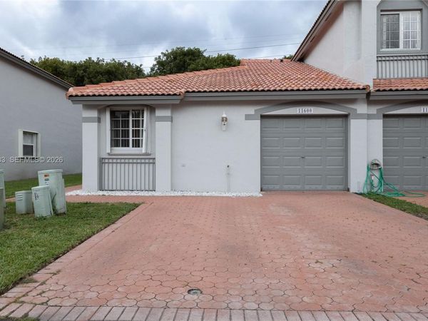 11600 NW 50th Ter, Doral, FL 33178