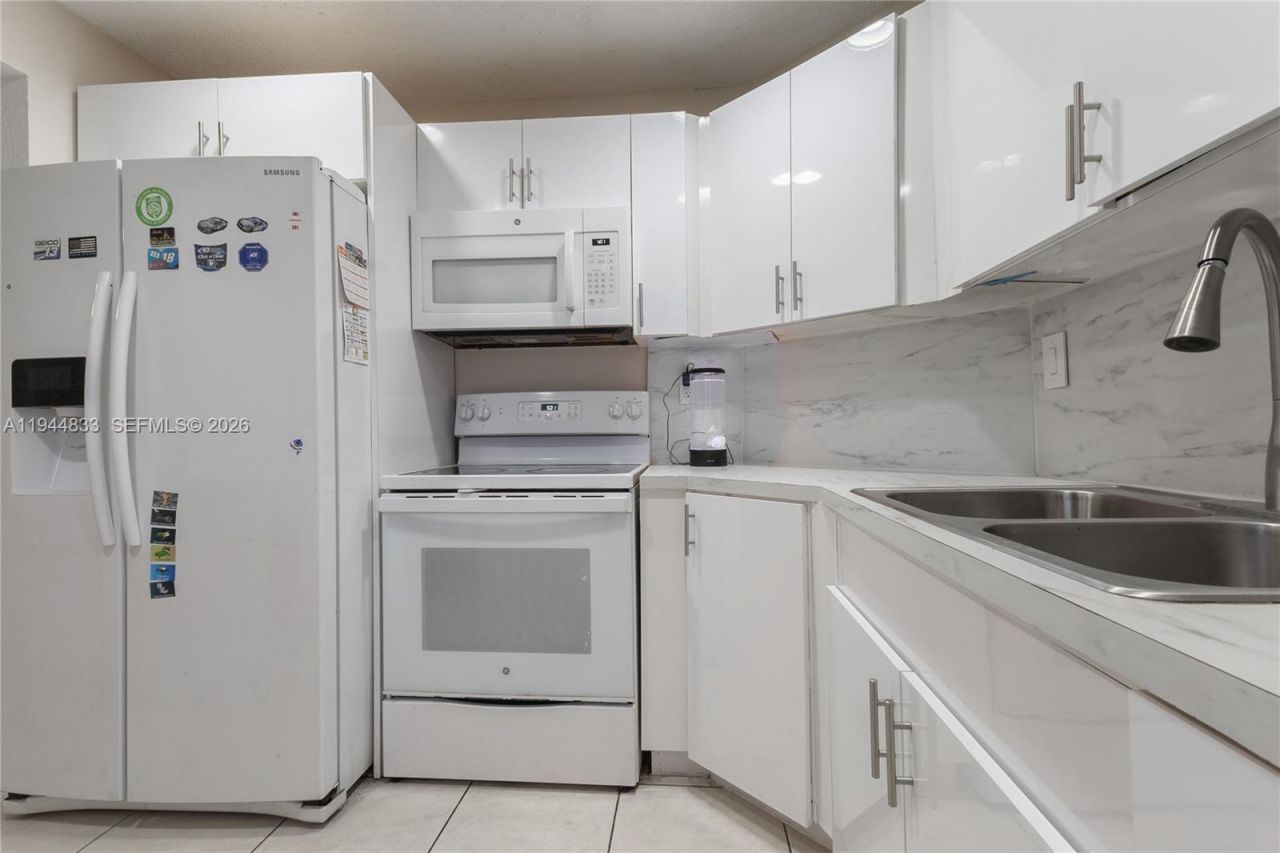 11600 NW 50th Ter, Doral, FL 33178 Photo