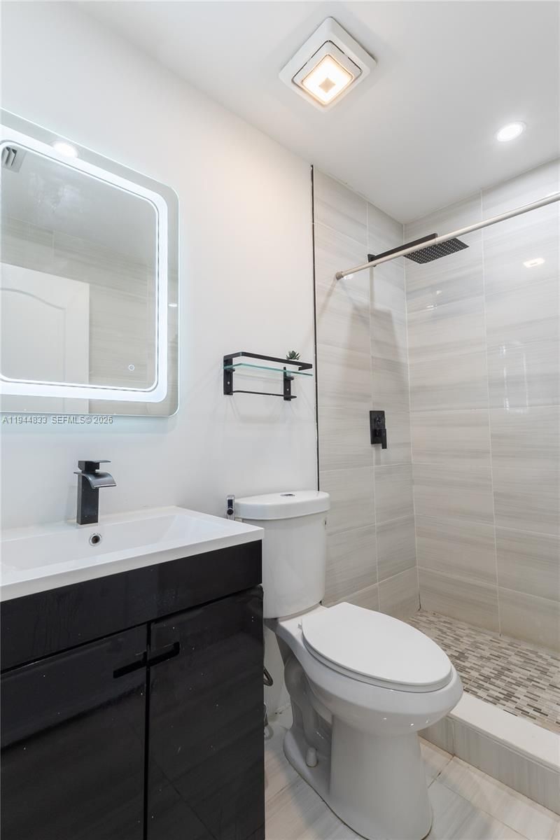 11600 NW 50th Ter, Doral, FL 33178 Photo