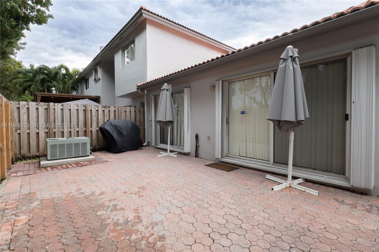 11600 NW 50th Ter, Doral, FL 33178 Photo