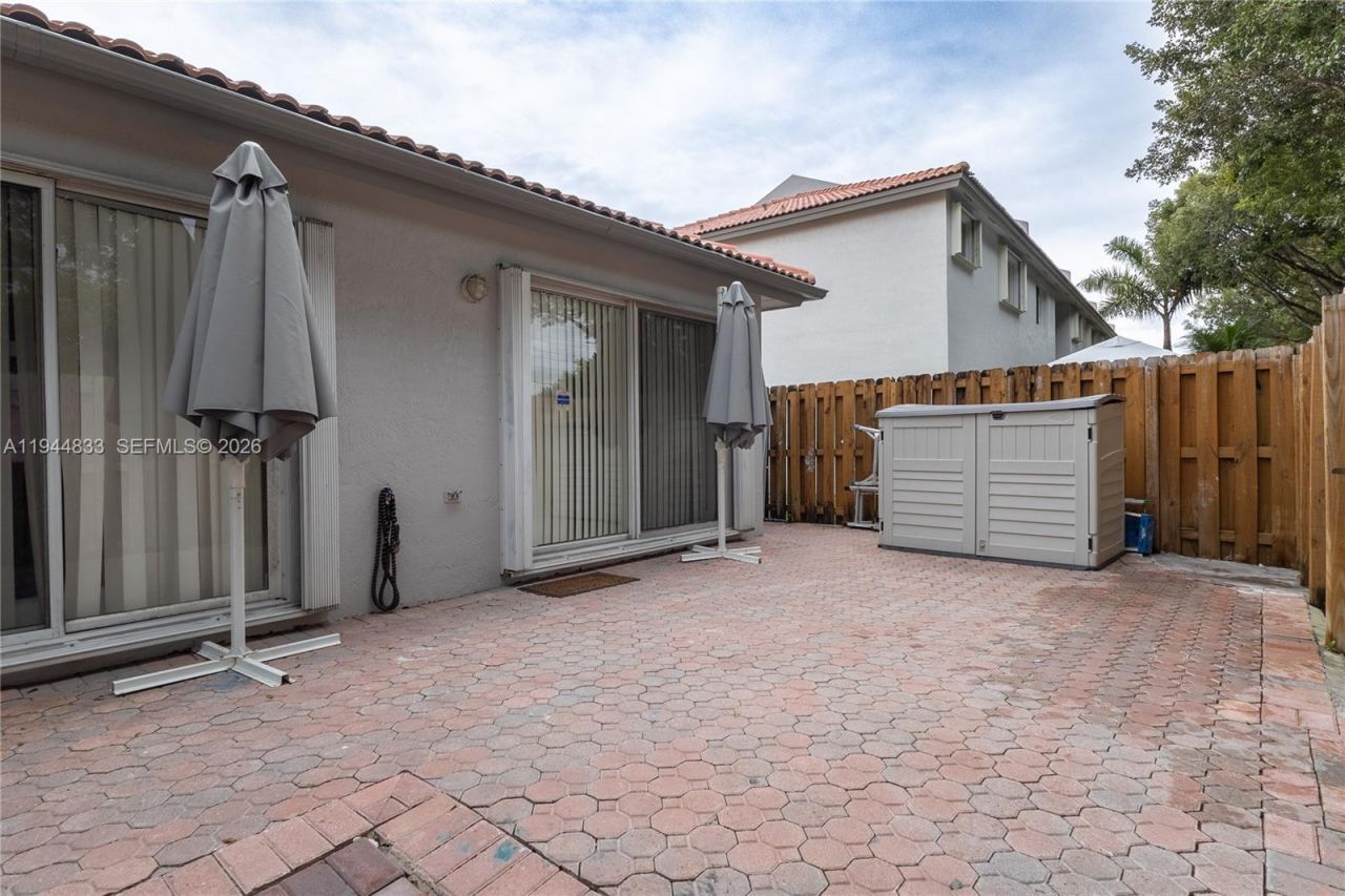 11600 NW 50th Ter, Doral, FL 33178 Photo