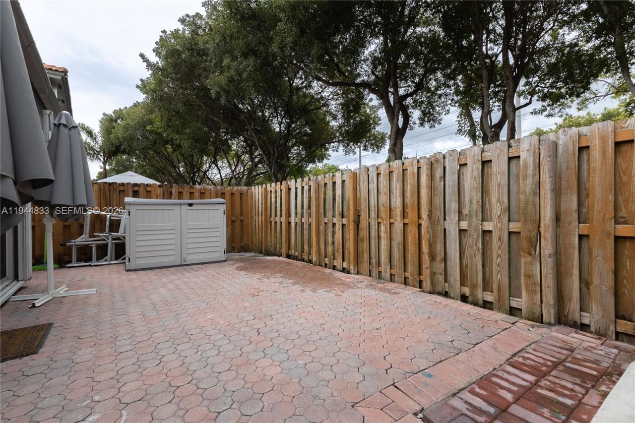 11600 NW 50th Ter, Doral, FL 33178 Photo