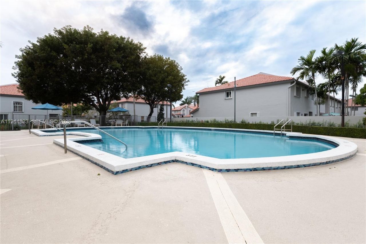 11600 NW 50th Ter, Doral, FL 33178 Photo