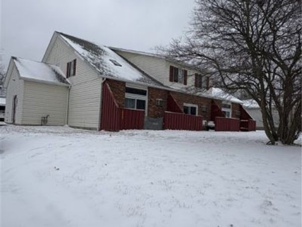 5936 Callaway Circle, Unit 2, Austintown, OH 44515