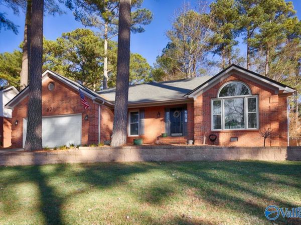 1671 Longleaf Drive NW, Huntsville, AL 35806