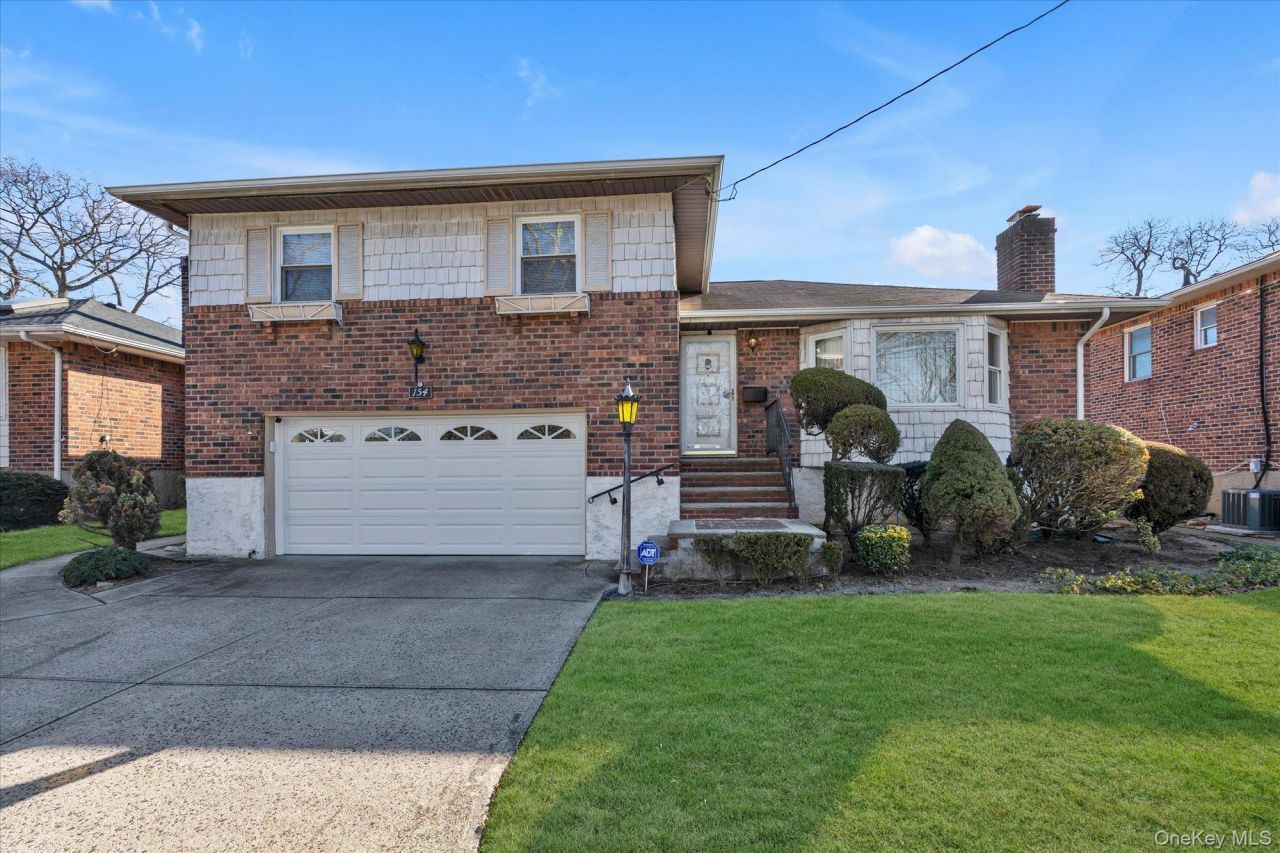 154 S Brush Drive, Valley Stream, NY 11581 Main Photo