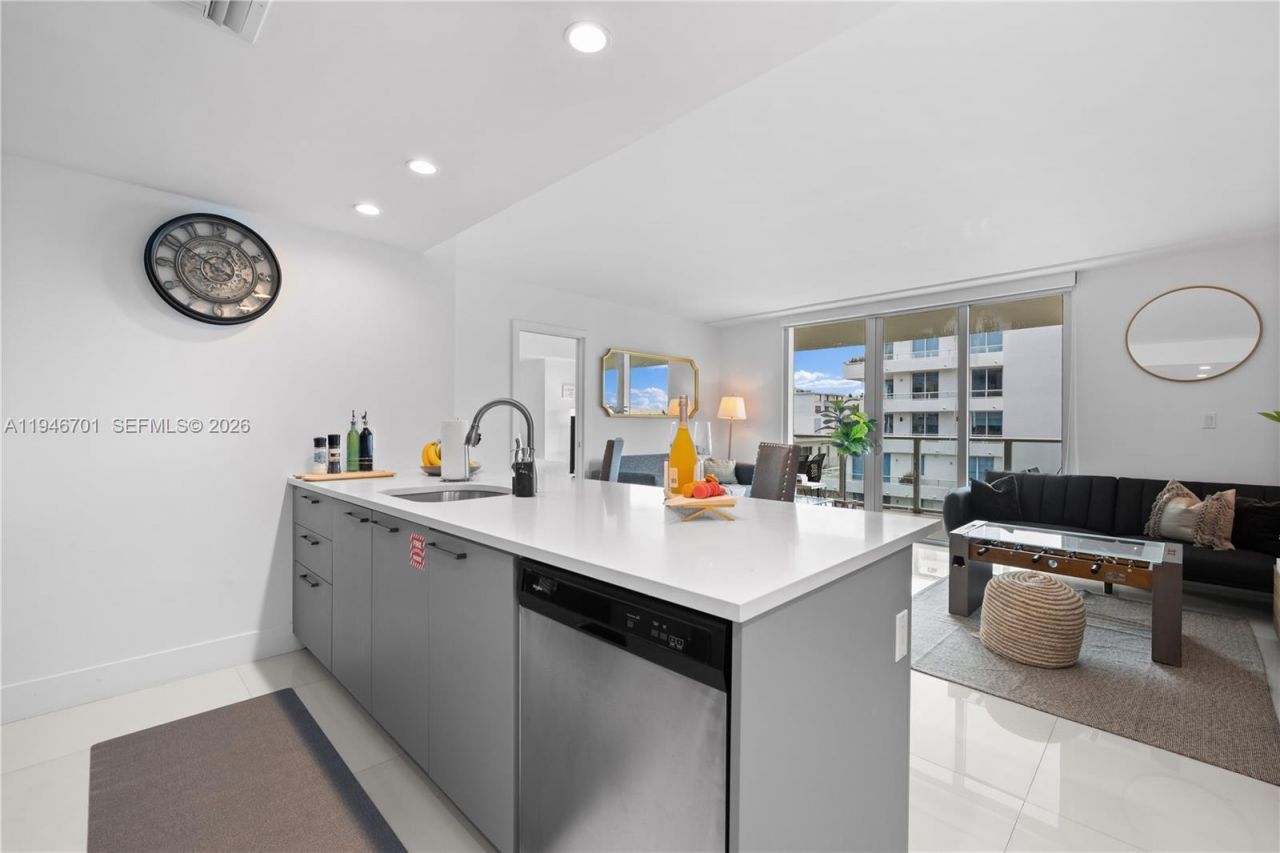 1150 101st St , Unit 502, Bay Harbor Islands, FL 33154 Photo