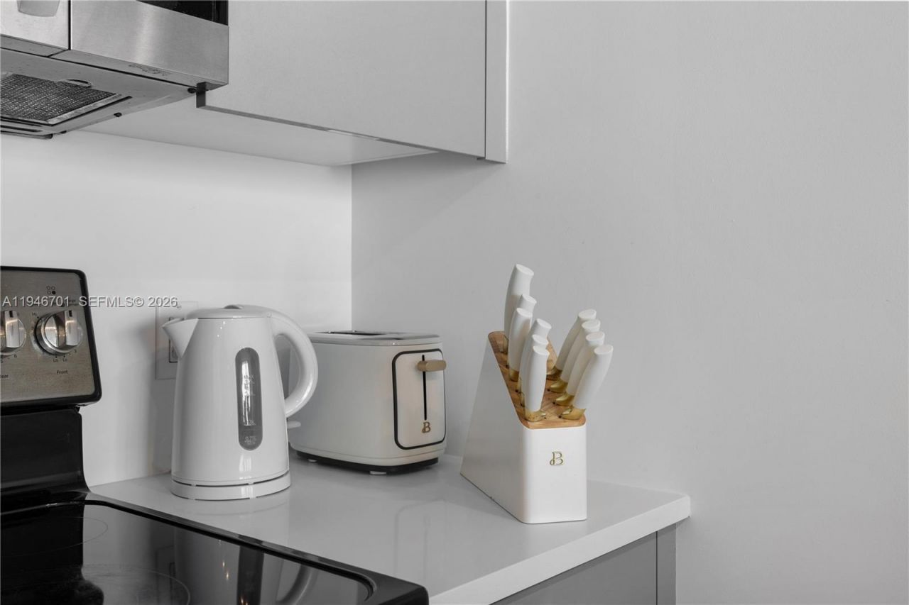 1150 101st St , Unit 502, Bay Harbor Islands, FL 33154 Photo