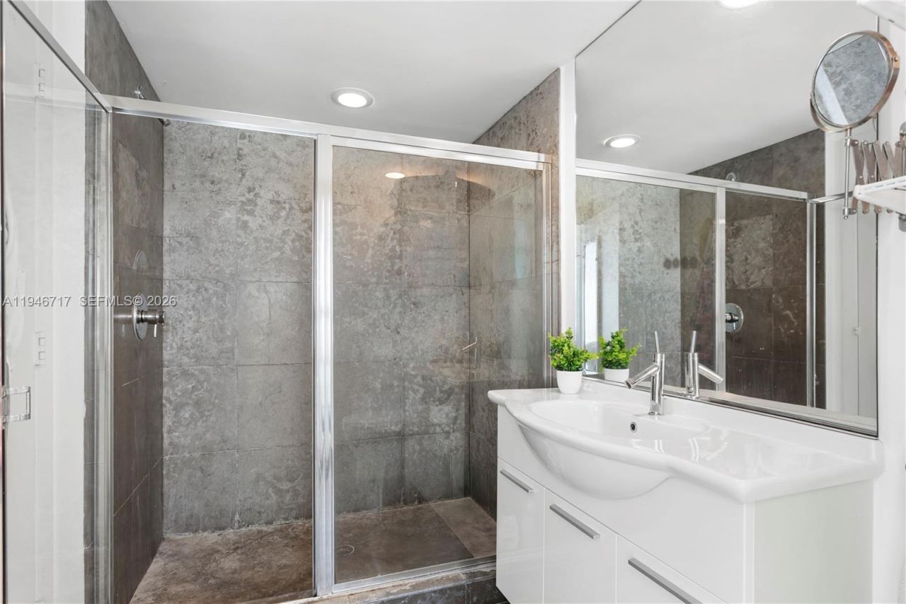 495 Brickell Ave, Unit 1001, Miami, FL 33131 Photo