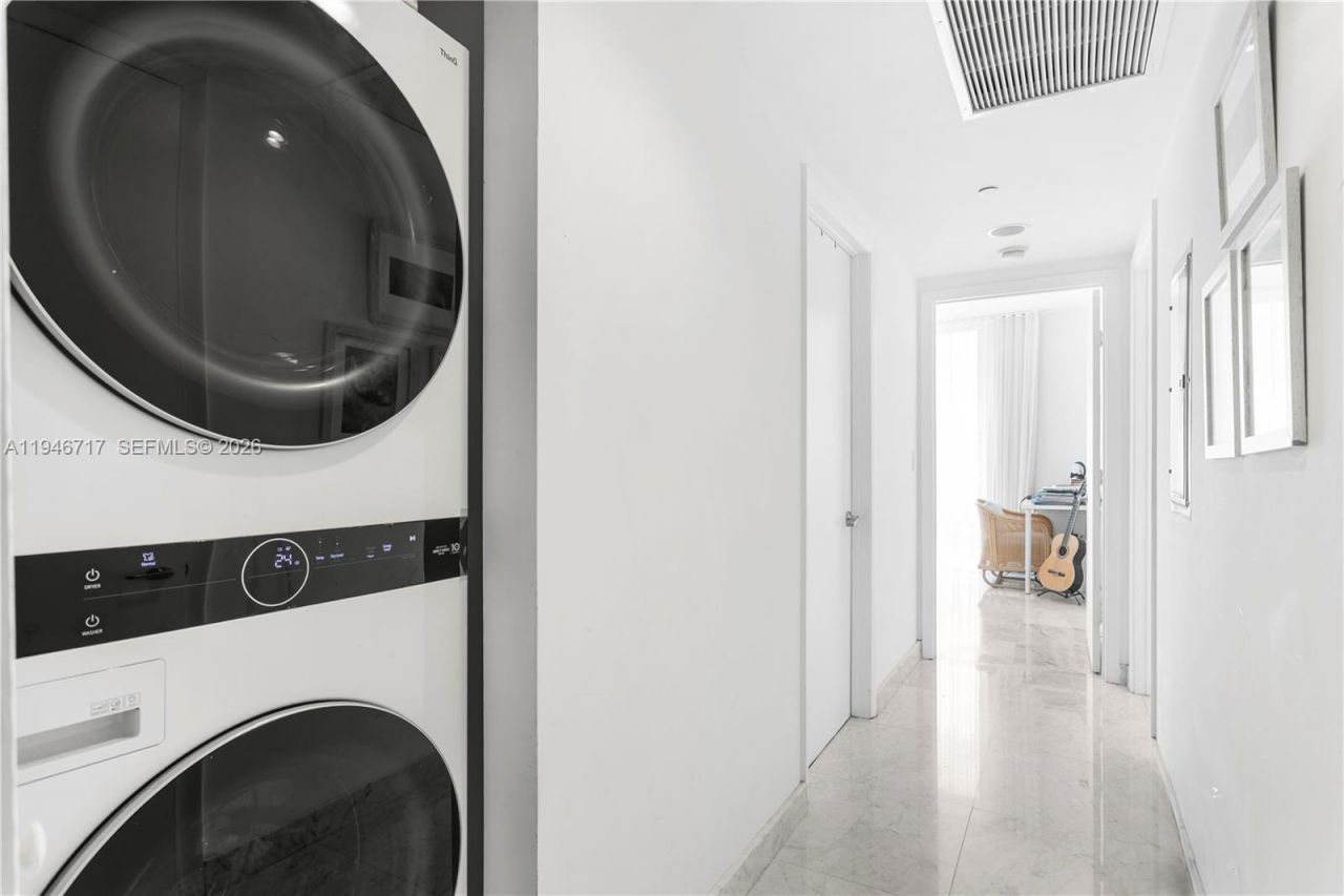 495 Brickell Ave, Unit 1001, Miami, FL 33131 Photo