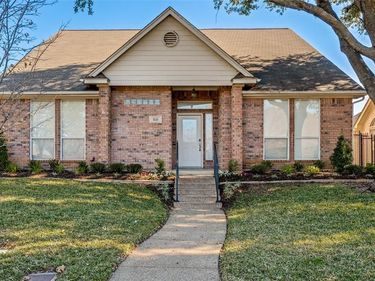 7133 Deer Hollow Drive, Fort Worth, TX 76132