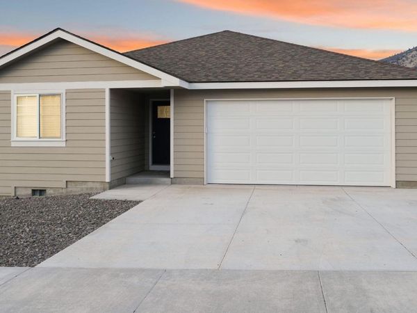 5489 Shalynn Drive, Klamath Falls, OR 97603