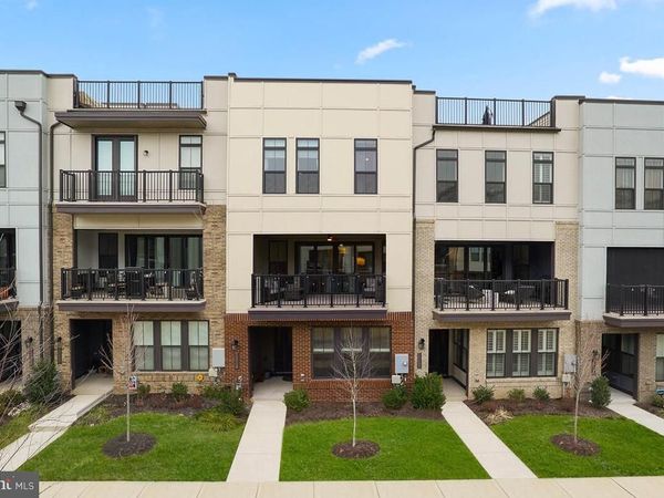 23049 COTTONWILLOW SQUARE, BRAMBLETON, VA 20148