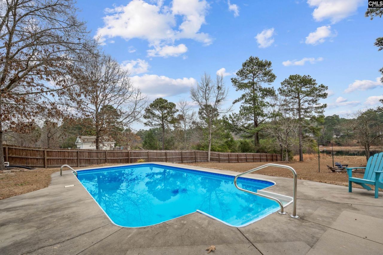 277 Bridleridge Road  Photo 4