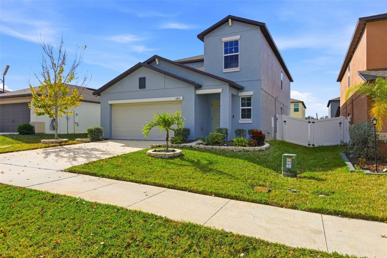 6451 Beverly Hills Drive, Zephyrhills, FL 33541 Main Photo