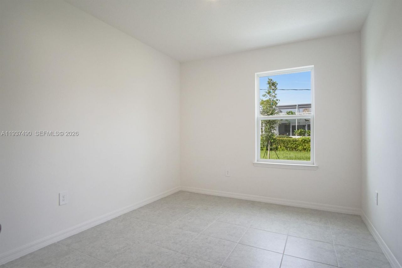 811 SE Seahouse Dr, Port Saint Lucie, FL 34983 Photo