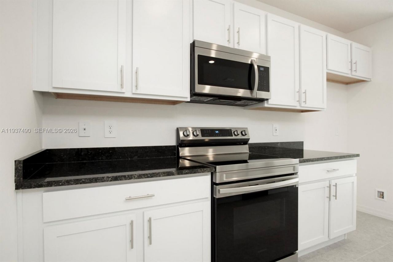 811 SE Seahouse Dr, Port Saint Lucie, FL 34983 Photo