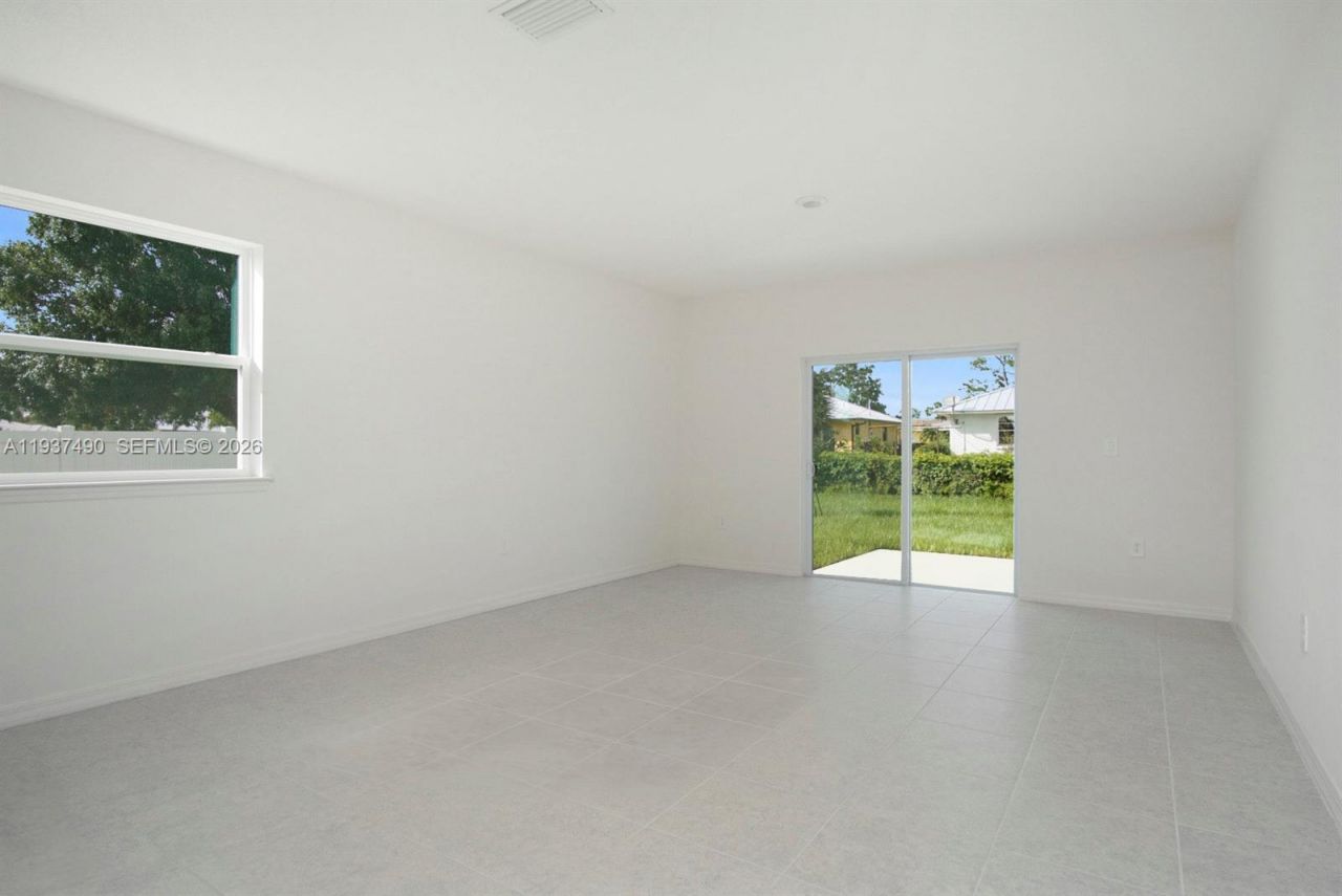 811 SE Seahouse Dr, Port Saint Lucie, FL 34983 Photo