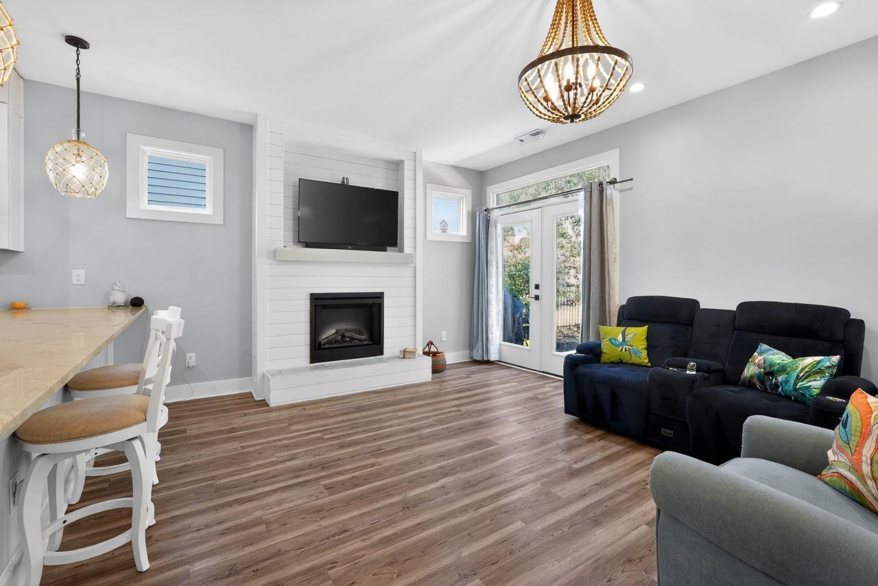 2127 Lexington Circle Photo 12