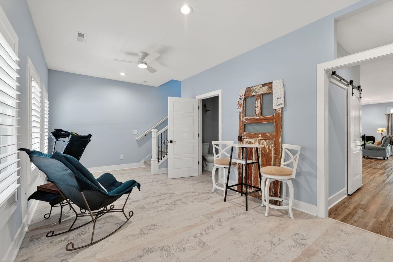 2127 Lexington Circle Photo 17