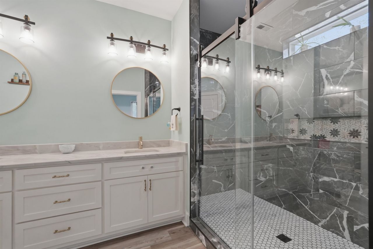 2127 Lexington Circle Photo 22