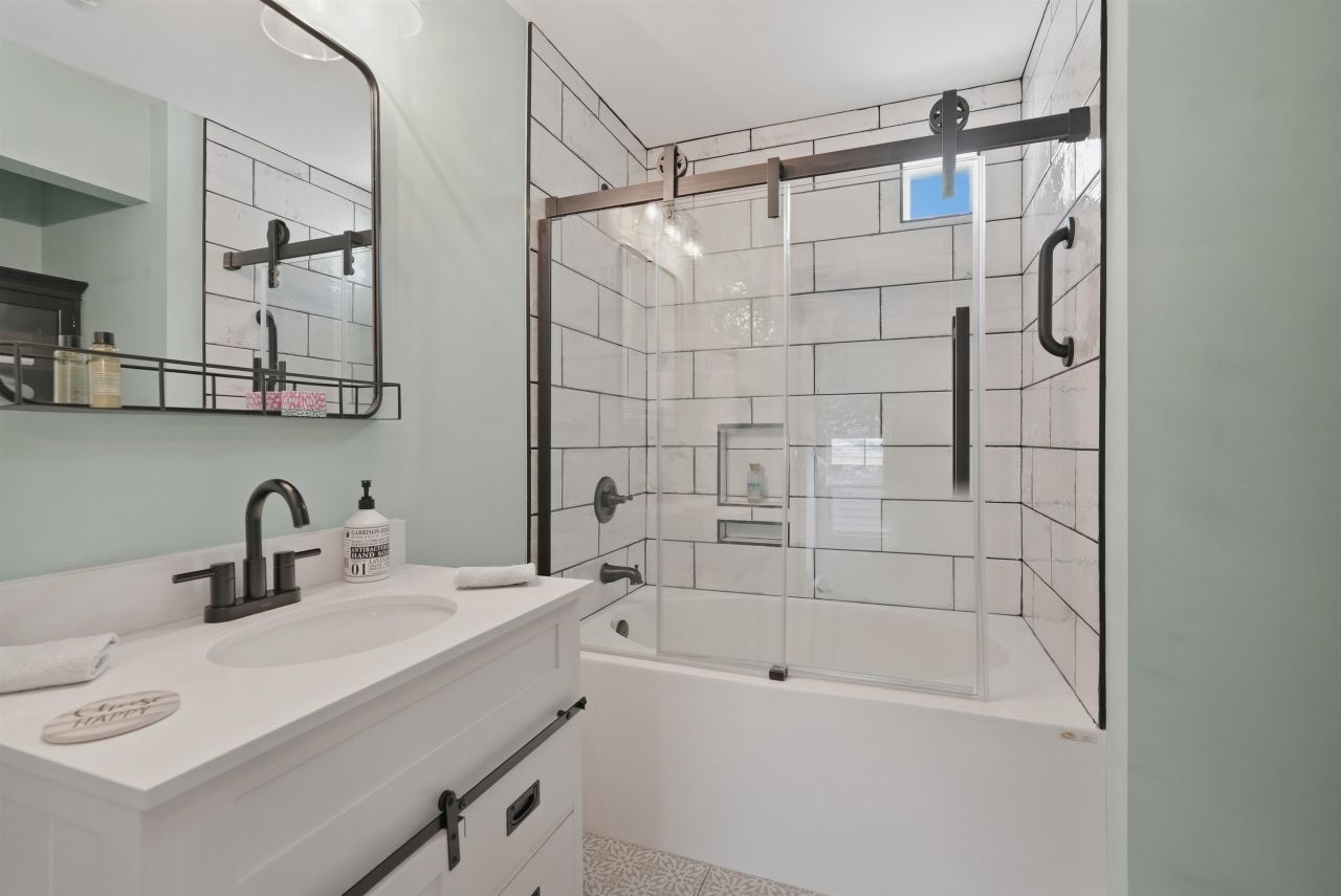 2127 Lexington Circle Photo 26