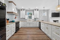 2127 Lexington Circle photo 4