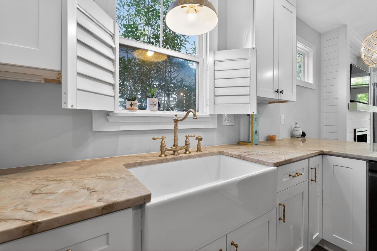 2127 Lexington Circle Photo 4