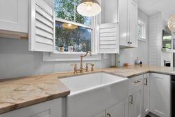 2127 Lexington Circle photo 4