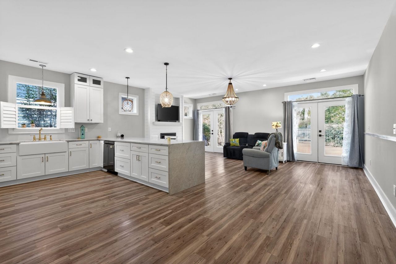 2127 Lexington Circle Photo 8