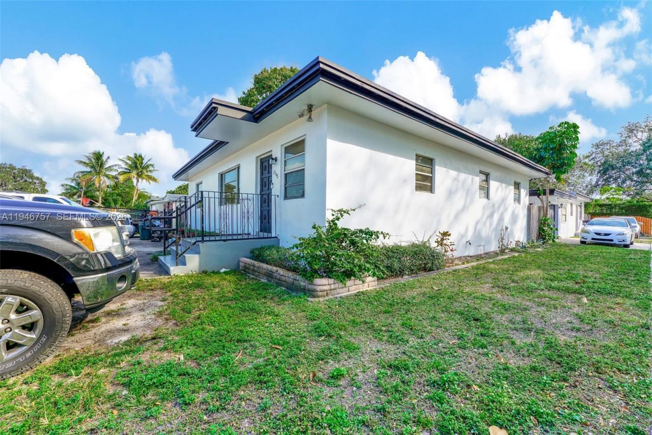 2546 Coolidge St, Hollywood, FL 33020 Photo