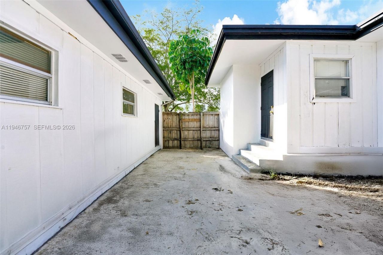 2546 Coolidge St, Hollywood, FL 33020 Photo