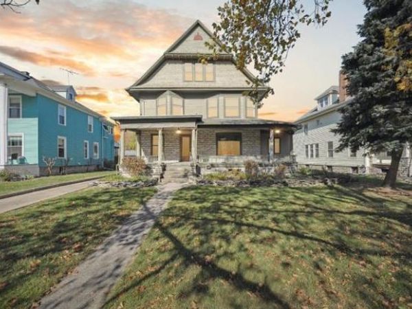 521 E 2nd Street, Port Clinton, OH 43452