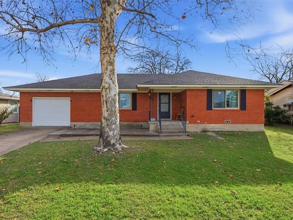 704 N Harrison Street, West, TX 76691